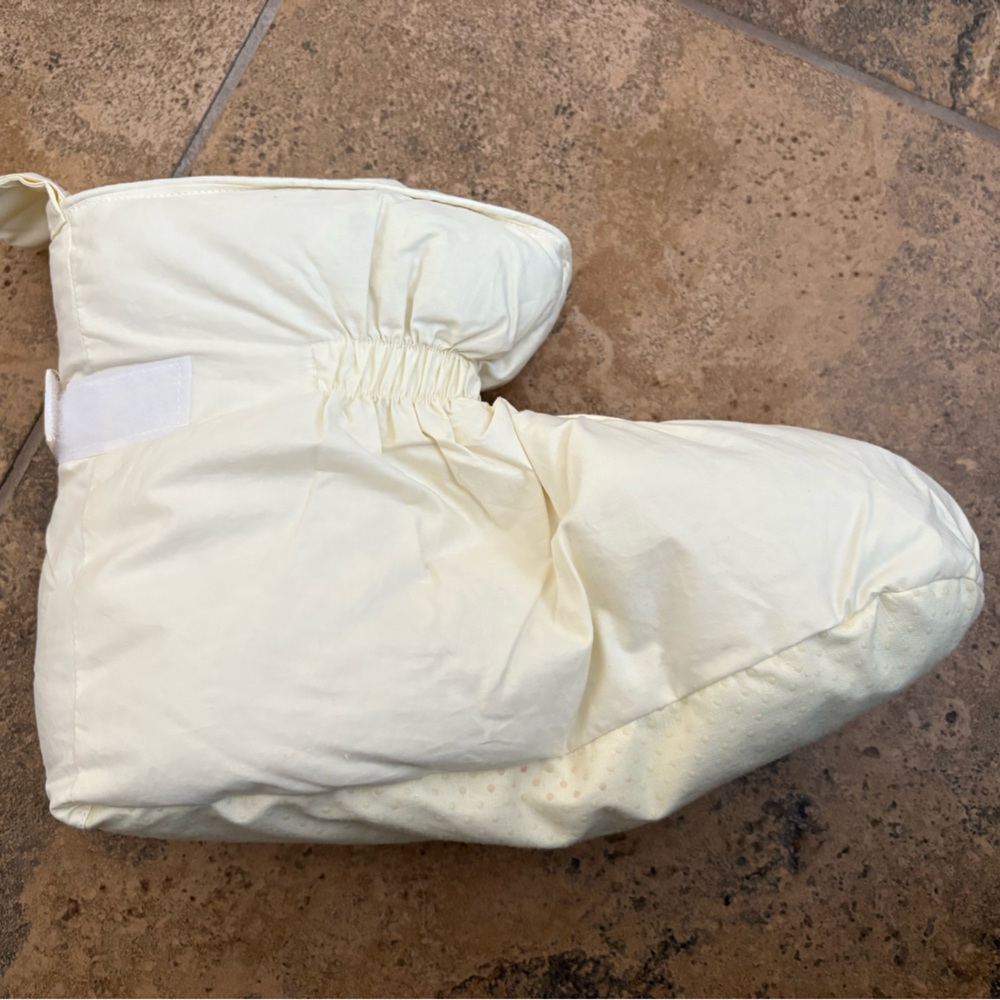 Unisex Indoor Down/Feather Puff Slippers.